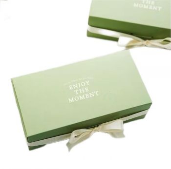 BDL Luxury cardboard biodegradable green food grade cake box with bag